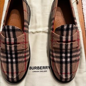 Burberry unisex shoes